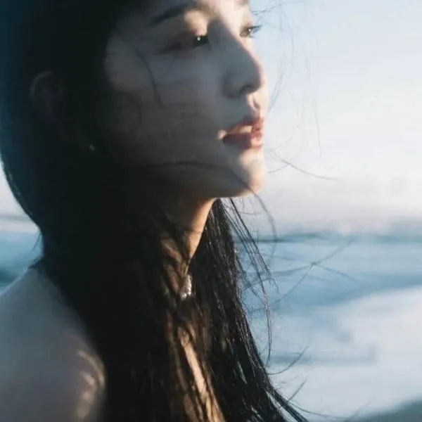 纯洁无瑕的初恋《侧耳倾听》吉卜力青春经典：喜欢小提琴的男孩与写小说的女孩互相勉励的绝美青春