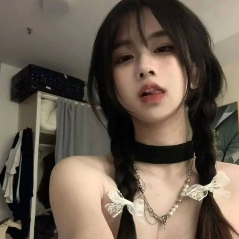 【大尺度惊悚】《深夜的FM》秀爱刘智泰：电台女主播在直播期间，家属却被变态杀手绑架的生死两小时